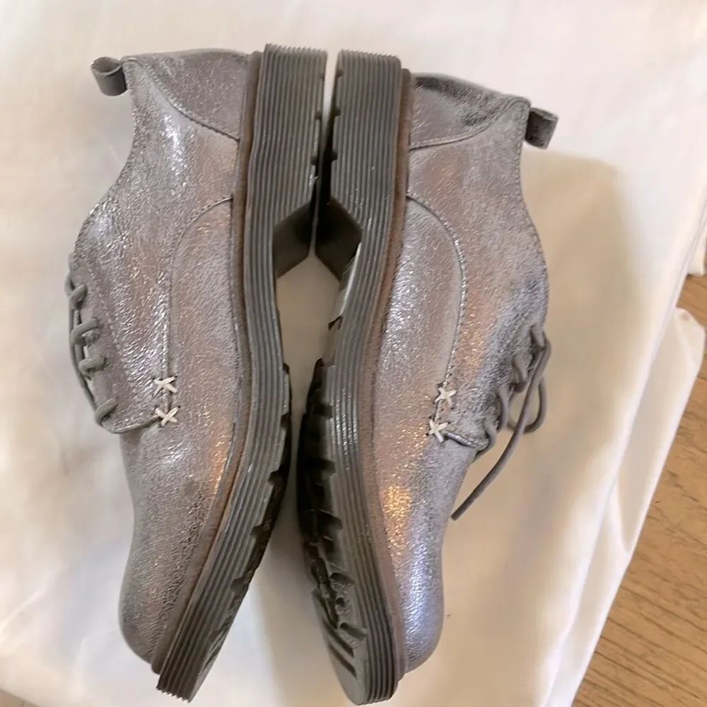 Coolway Pewter Lace Oxfords. New In Box — image 3 of 8